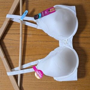 Maidenform Ivory Lace Trim T-shirt Bra